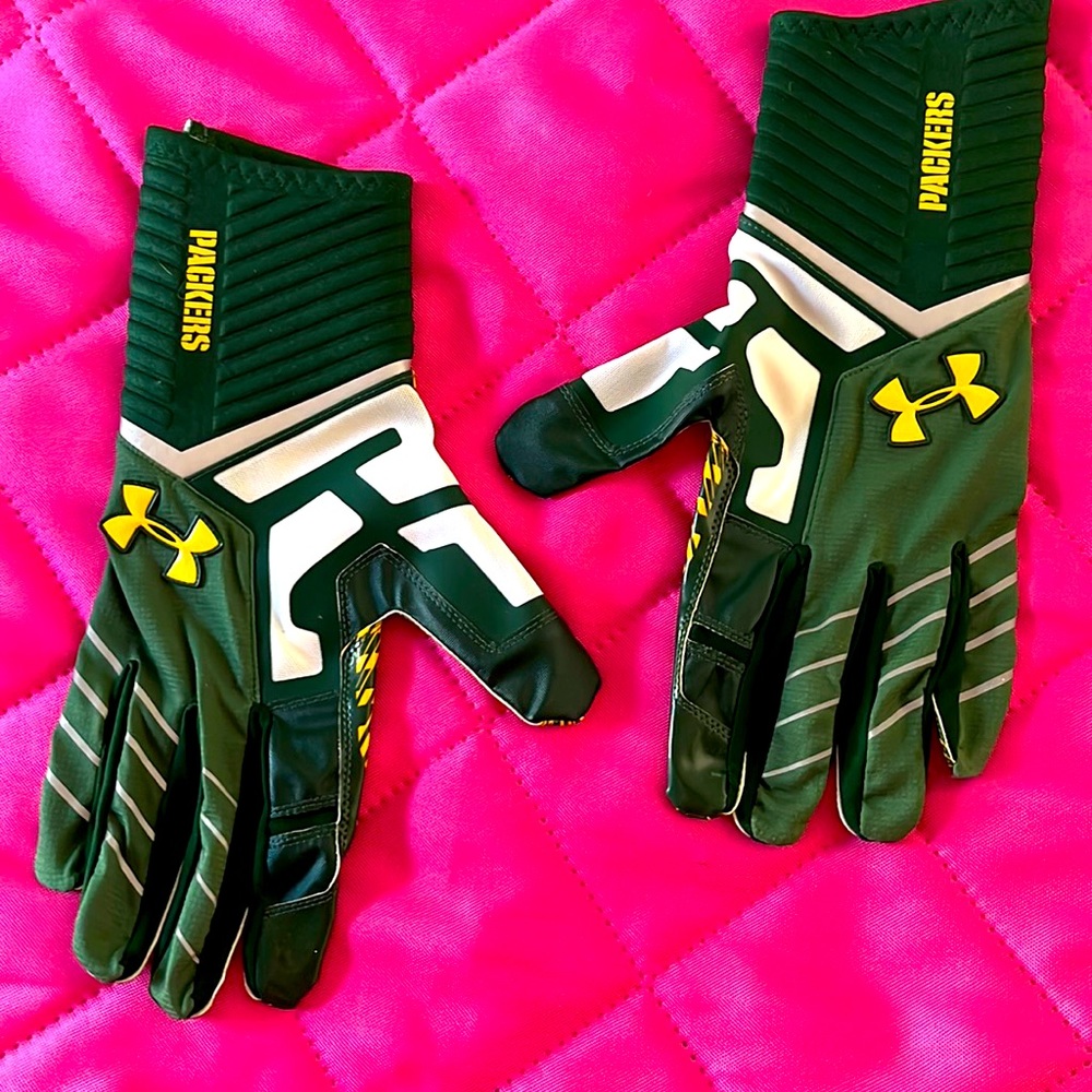 🏈 Green Bay Packers Football Gloves